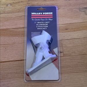 NIP - Valley Forge 1” White Cast Aluminum 2-Position Bracket